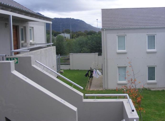 To Let 3 Bedroom Property for Rent in Paarl Western Cape